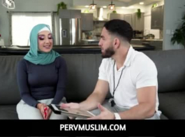 جمال العربية المسلمة تتعرى أمام مدربها الرياضي الوسيم - فيوليت جيمز