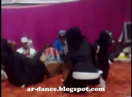 رقصة عربية جريئة ومثيرة: العنوان الجديد لمقطع فيديو إباحي مسموع بـ #رقص_عربي_جريء #جمال_العرب #رقص_مثير #جمال_الرقص #عرب_سكسي #ArabicDance