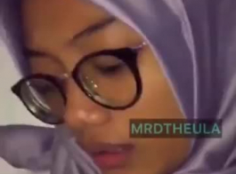 فتاة مسلمة تتعرى وتمارس الجنس بشكل وحشي - سر الغضب الذي يثيره هذا المقطع الإباحي!