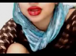 استمتع بالجنس العربي على الكاميرا - مشاهدة البنت الشرموطة تلعب بالدلدو على الهواء مباشرة في EliteArabCams.com