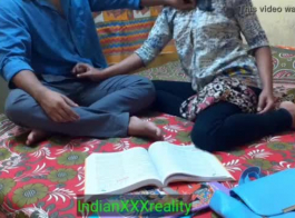 ممارسة الجنس والتحدث القذر بالهندية.. طالبة كافيتا ومعلمها يعيشان تجربة مثيرة في أحدث فيديو إباحي هندي