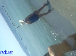 تجسس حقيقي على فتاة تركية شابة في الشاطئ: كشف الغطاء عن ثنايا العار والخفاء (cyber-.net)